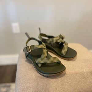 Boys chacos